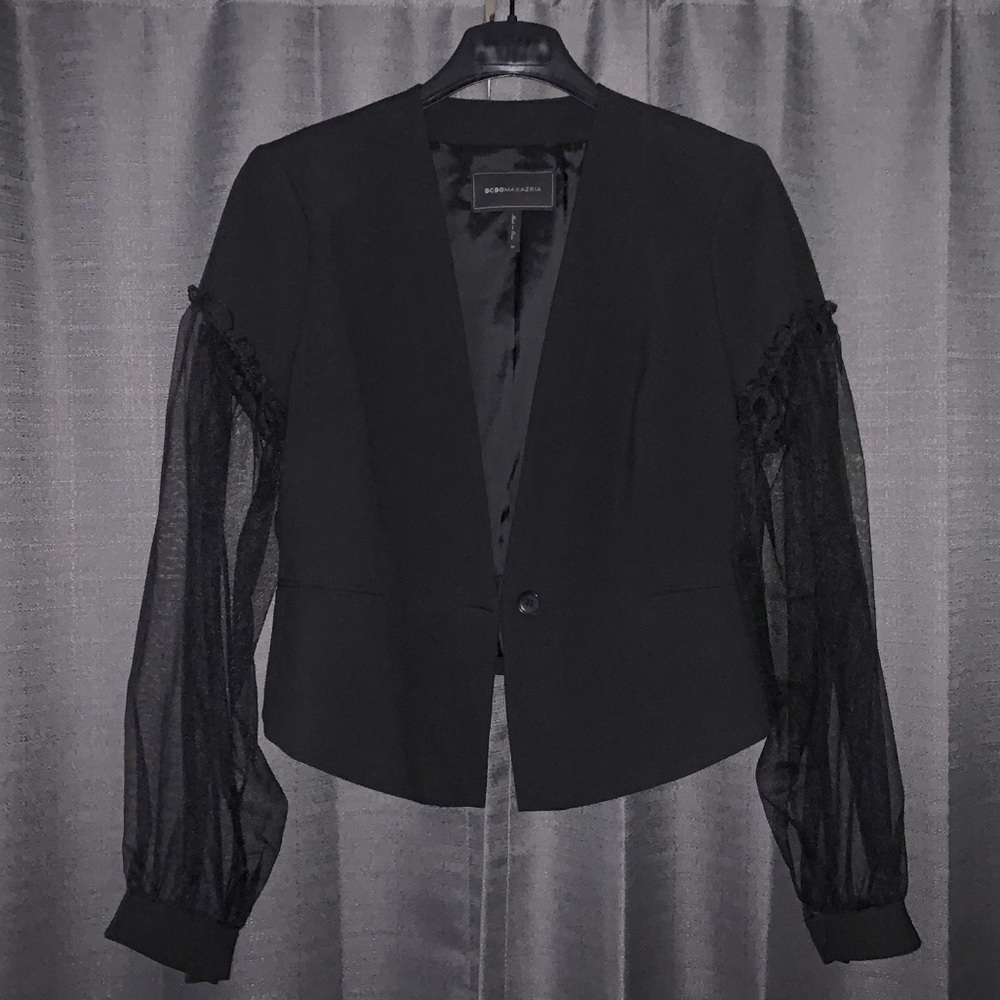 Cropped jacket with tulle sleeves